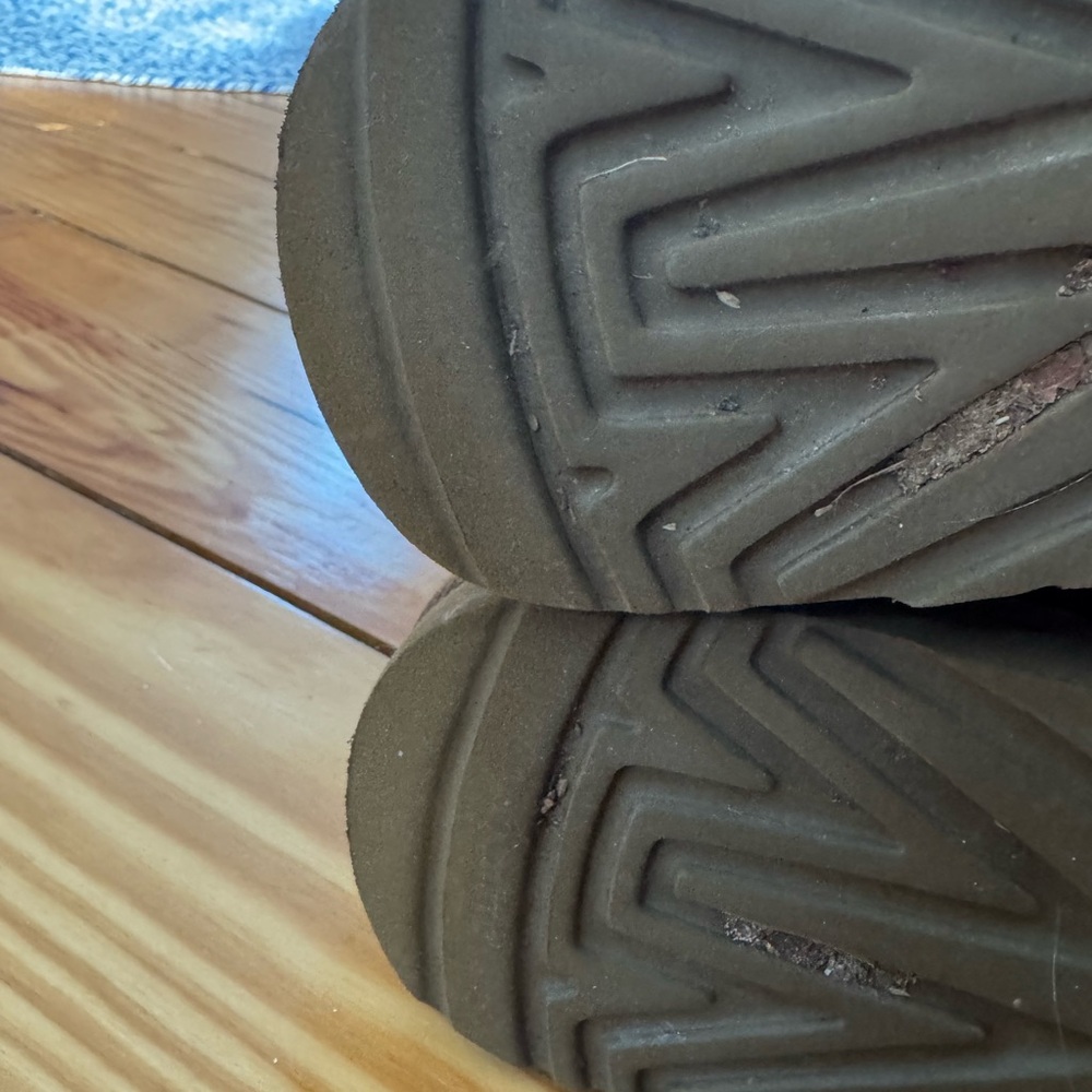 UGG boots size 7 - Picture 9 of 13